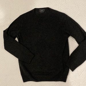100% Italian cashmere sweater in charcoal grey